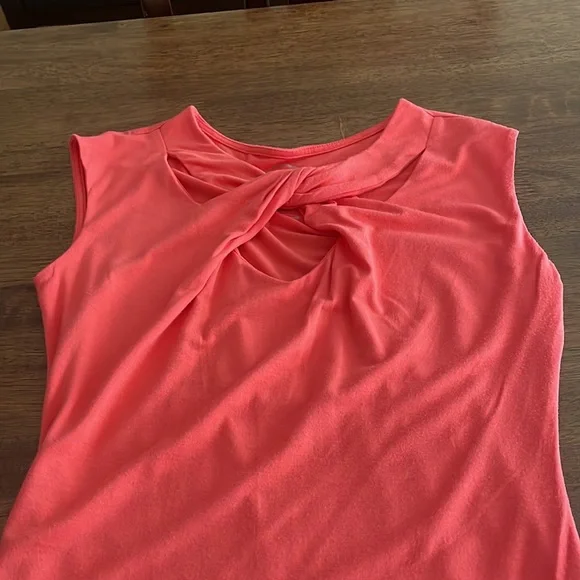 INC sleeveless front cut out twist top - Picture 9 of 12